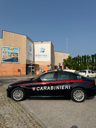 Senigallia – Furto al centro commerciale, pakistano arrestato dai carabinieri